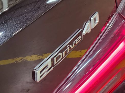 Used 2025 BMW i4 eDrive40 w/ Premium Package RWD image 26