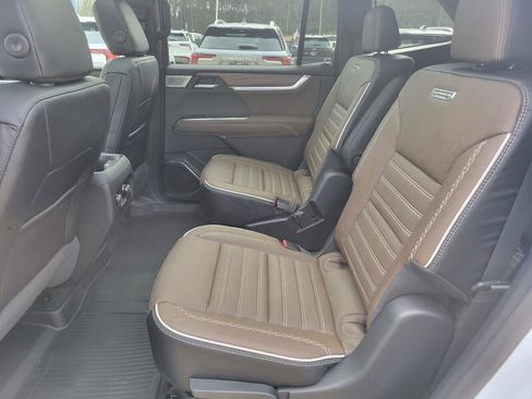 New 2026 GMC Acadia Denali Ultimate w/ LPO, Floor Liner Package image 29