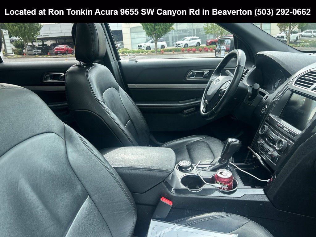 Used 2018 Ford Explorer XLT w/ Equipment Group 202A AWD/4WD image 11