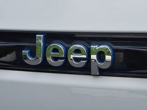 Used 2022 Jeep Grand Cherokee Limited 4xe w/ Luxury Tech Group II AWD/4WD image 37