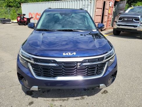 Used 2024 Kia Seltos EX AWD/4WD image 8