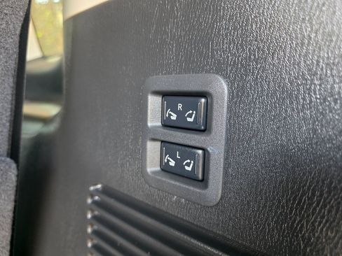 Used 2024 Nissan Armada Platinum w/ Captain's Chairs Package image 9