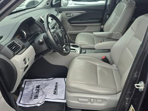 Used 2017 Honda Ridgeline RTL image 11