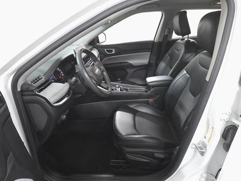 Used 2022 Jeep Compass Latitude image 9