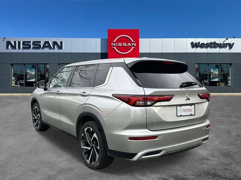 Used 2024 Mitsubishi Outlander AWD image 6