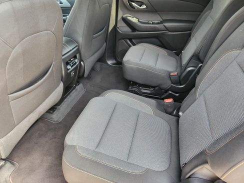 Used 2021 Chevrolet Traverse LT FWD image 12