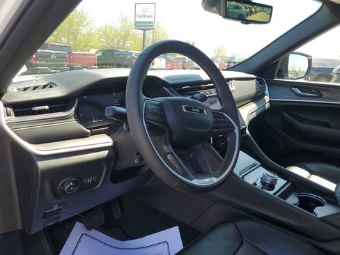 Used 2024 Jeep Grand Cherokee L Limited w/ Luxury Tech Group II AWD/4WD image 8