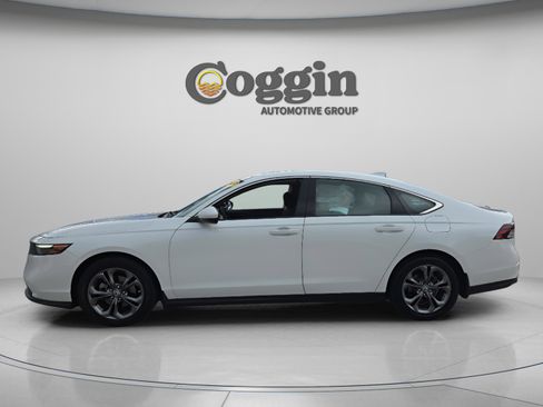 Used 2023 Honda Accord EX image 2