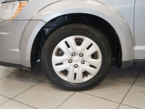 Used 2018 Dodge Journey SE image 18