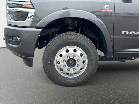 New 2026 RAM 3500 Big Horn AWD/4WD image 11
