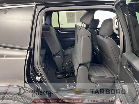 Used 2025 GMC Acadia Elevation FWD image 42