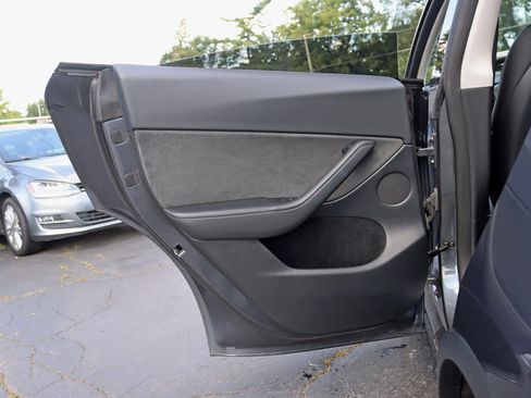Used 2023 Tesla Model Y Long Range AWD/4WD image 35