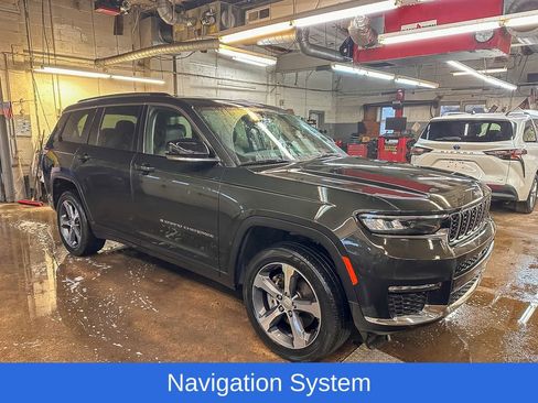 Used 2023 Jeep Grand Cherokee L Limited image 2