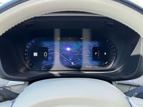 Used 2022 Volvo XC60 B5 Inscription w/ Climate Package image 19