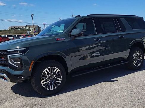 New 2026 Chevrolet Suburban Z71 w/ Comfort Package image 4