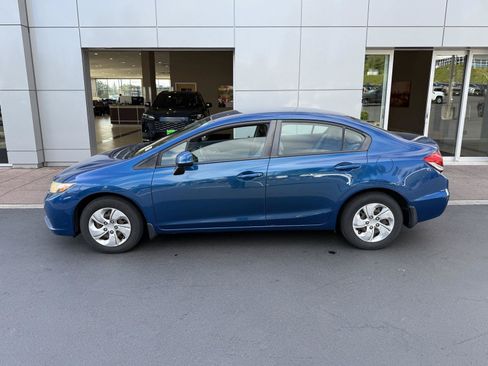 Used 2013 Honda Civic LX image 2