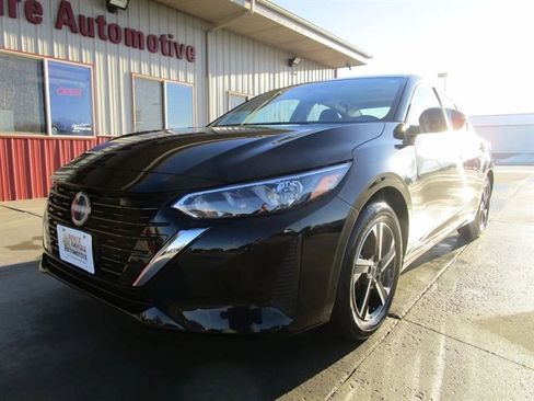 Used 2018 Chevrolet Malibu LT w/ Driver Confidence Package image 3