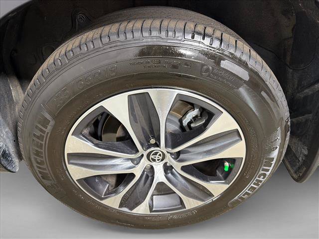 Used 2025 Toyota Highlander XLE AWD/4WD image 21