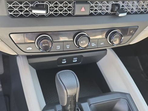 Certified 2025 Honda Accord SE image 38