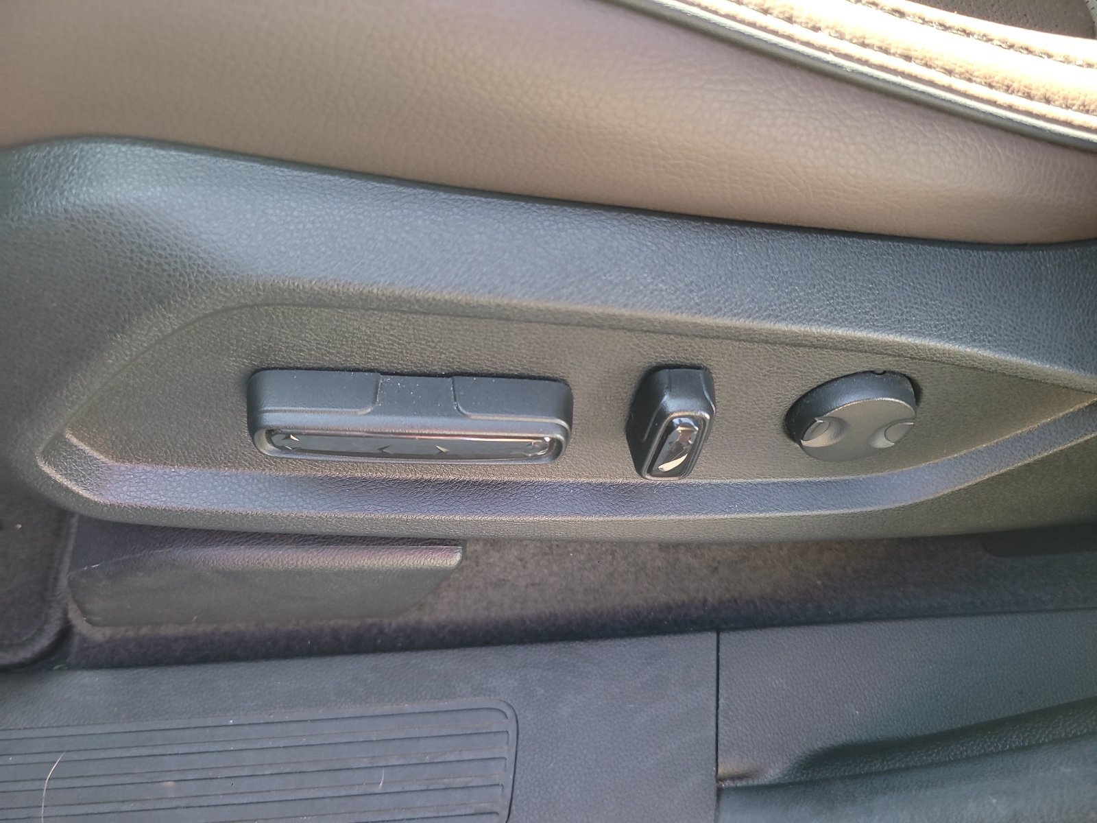 Used 2025 Honda Pilot Elite image 12