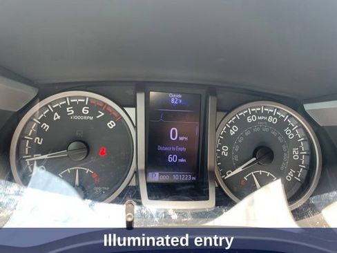 Used 2020 Toyota Tacoma SR5 RWD image 12