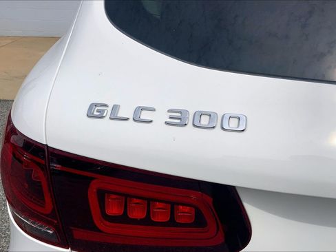 Used 2022 Mercedes-Benz GLC 300 4MATIC w/ Premium Package Lite image 10