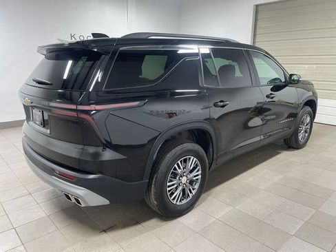 Used 2025 Chevrolet Traverse LT AWD/4WD image 6