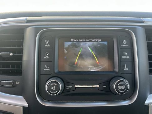 Used 2018 RAM 1500 Classic SLT image 19