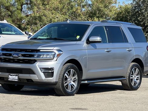 Certified 2023 Ford Expedition Limited image 8