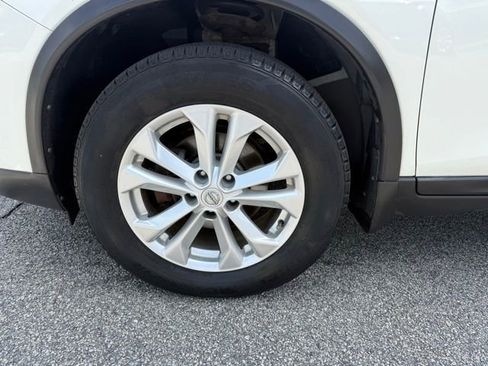 Used 2016 Nissan Rogue SV w/ SV Premium Package AWD/4WD image 24
