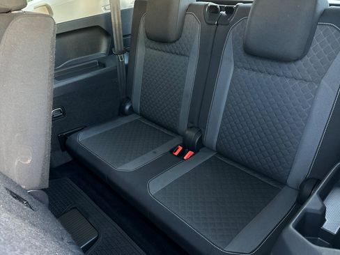 Used 2021 Volkswagen Tiguan S image 15