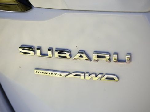 Used 2023 Subaru Outback Limited AWD/4WD image 10