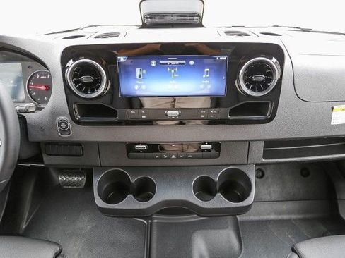 New 2025 Mercedes-Benz Sprinter 2500 image 12