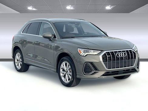 Certified 2025 Audi Q3 2.0T Premium w/ Convenience Package image 7