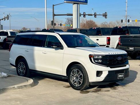 Certified 2025 Ford Expedition Active image 7