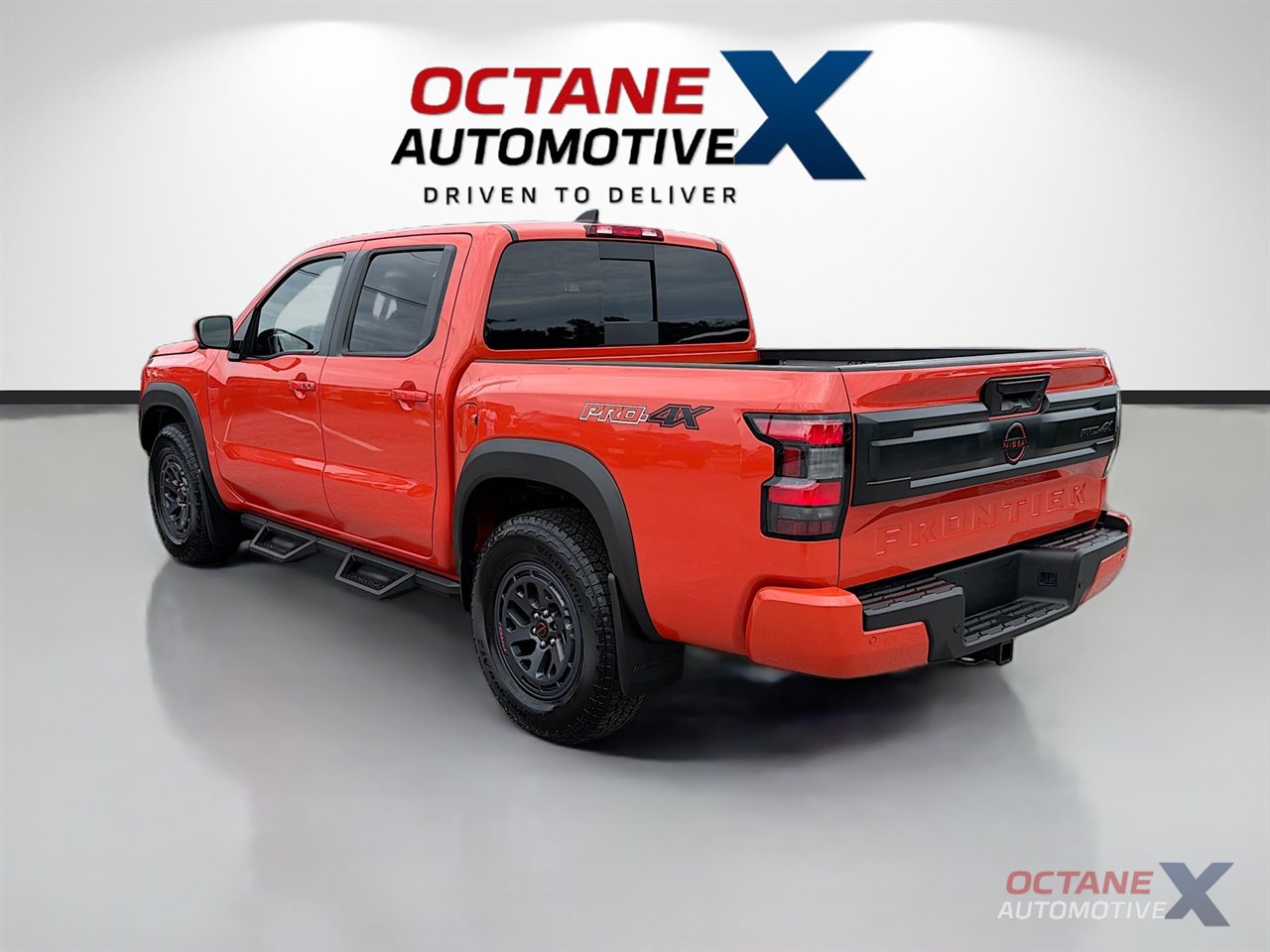 Used 2025 Nissan Frontier PRO-4X w/ Pro Convenience Package AWD/4WD image 5