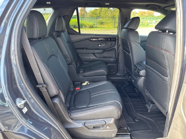 Used 2026 Honda Pilot TrailSport image 12