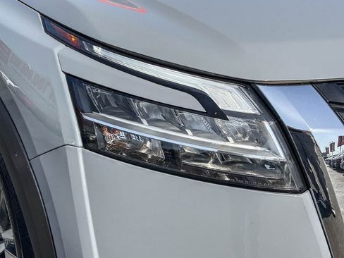 Certified 2022 Nissan Pathfinder SL FWD image 5