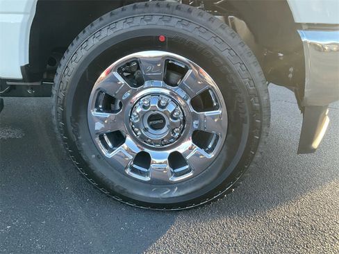 New 2026 Ford F250 Lariat w/ Chrome Package image 10