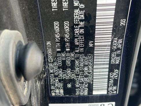 Used 2021 Toyota 4Runner Limited AWD/4WD image 32