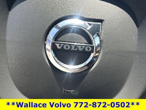 Used 2020 Volvo XC60 T5 Momentum FWD image 22