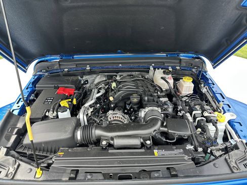 Used 2025 Jeep Gladiator Sport image 34