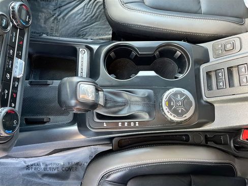 Used 2025 Ford Bronco Outer Banks image 17