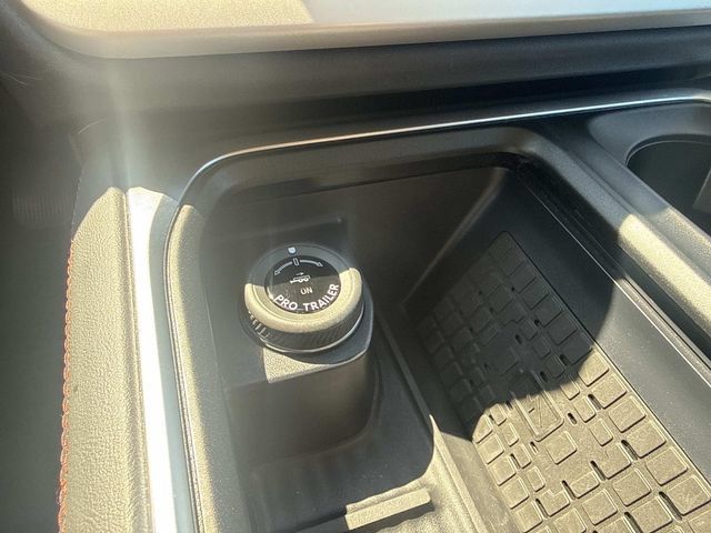 Certified 2025 Ford Expedition Active AWD/4WD image 31