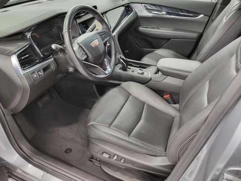 Certified 2025 Cadillac XT6 Premium Luxury image 9