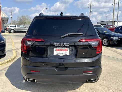Used 2023 GMC Acadia SLE w/ Driver Convenience Package image 6