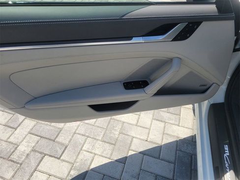 Used 2022 Porsche 911 Carrera w/ Premium Package image 18