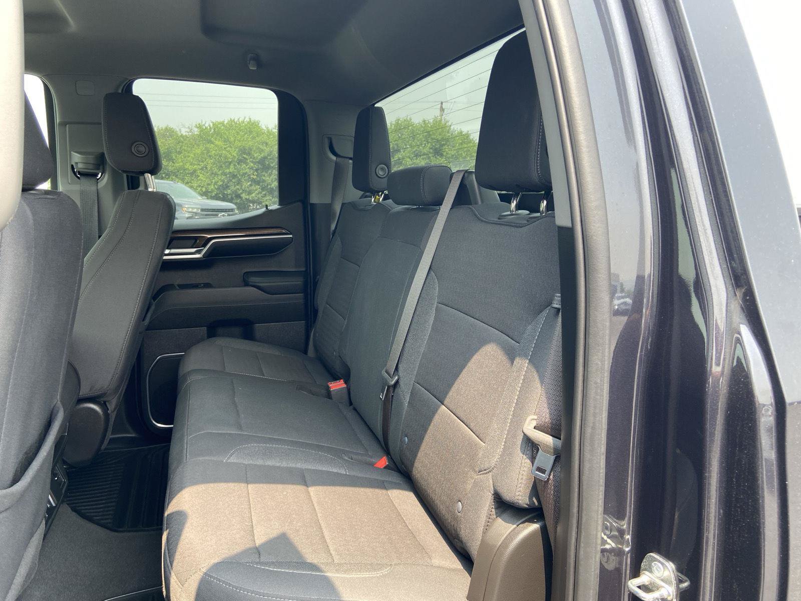 Used 2023 Chevrolet Silverado 1500 RST AWD/4WD image 19