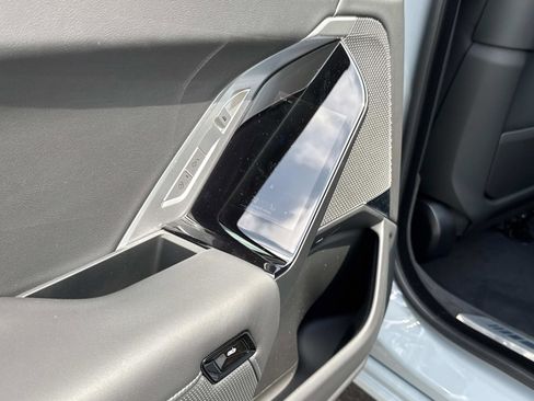 New 2025 BMW 750e xDrive AWD/4WD image 13