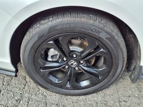 Used 2025 Honda Accord SE image 18